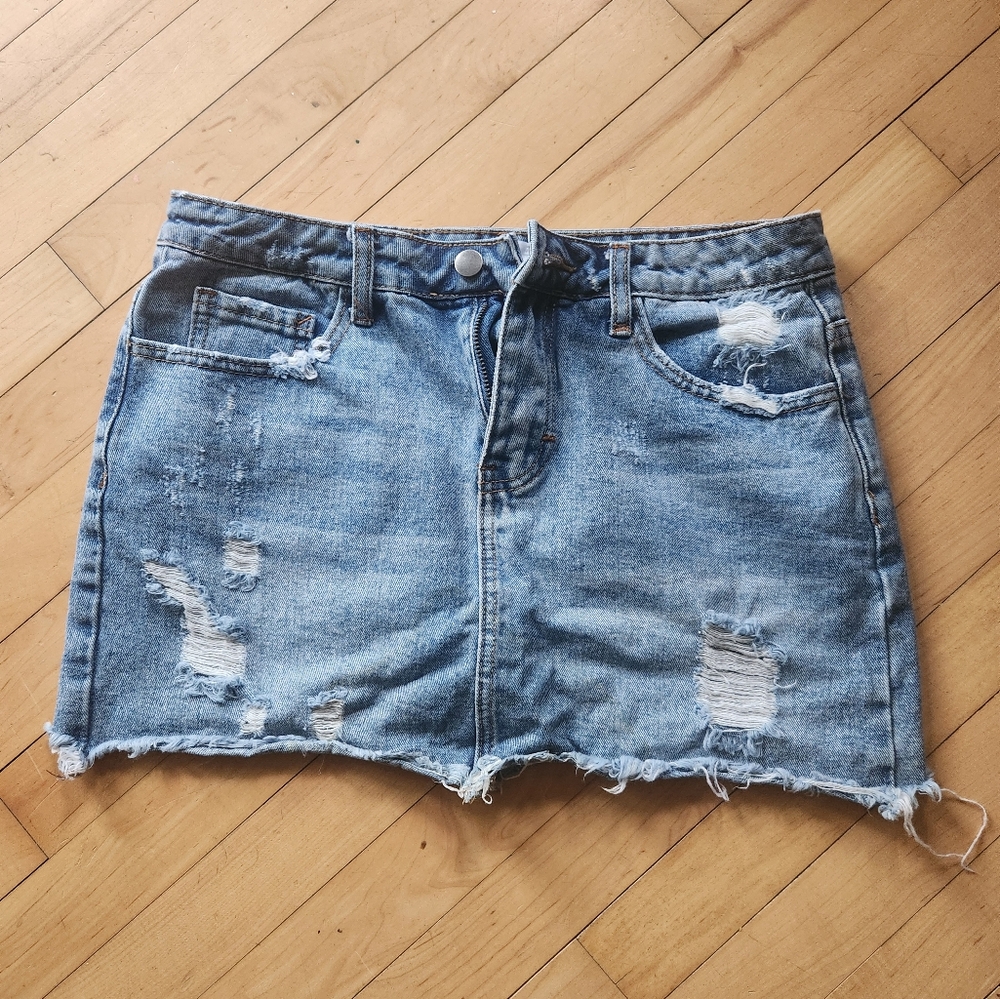superdown Blue Jean Shorts Distressed Frayed Hem